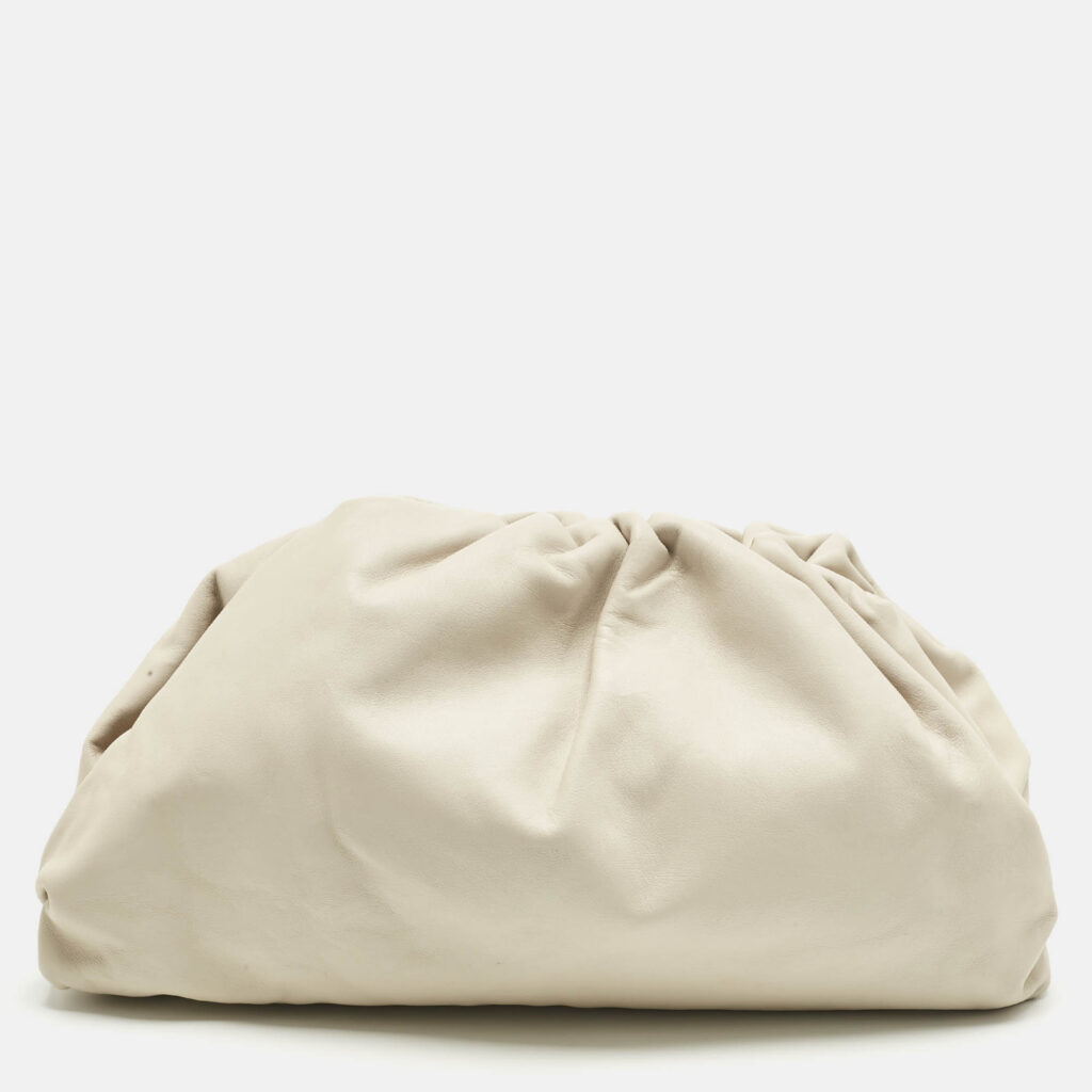 Bottega Veneta Ivory Leather Classic The Pouch Clutch Bottega Veneta Ivory Leather Classic The Pouch Clutch