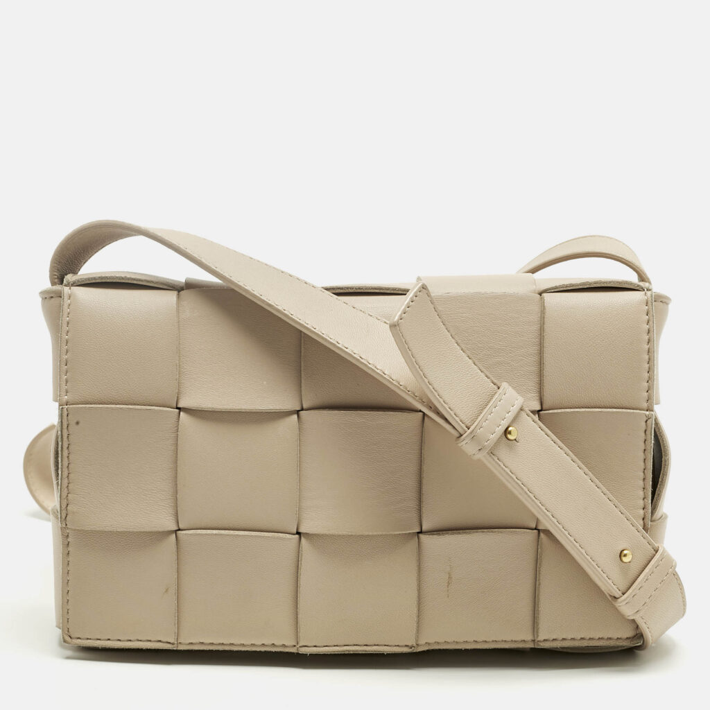 Bottega Veneta Beige Intrecciato Leather Cassette Shoulder Bag Bottega Veneta Beige Intrecciato Leather Cassette Shoulder Bag