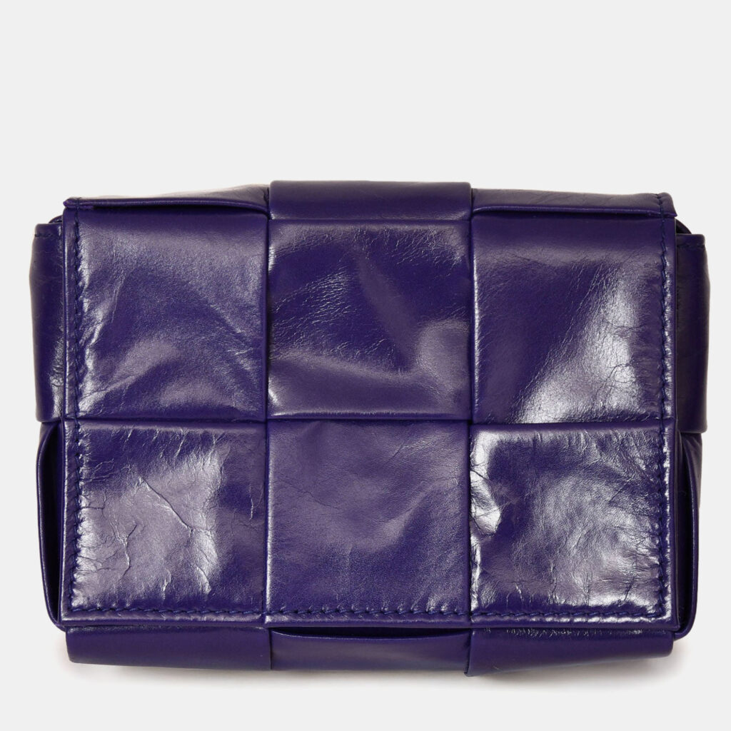 luxury-women-bottega-veneta-used-handbags-p1247789-003-1.jpg Bottega Veneta Purple Leather Mini Cassette Crossbody