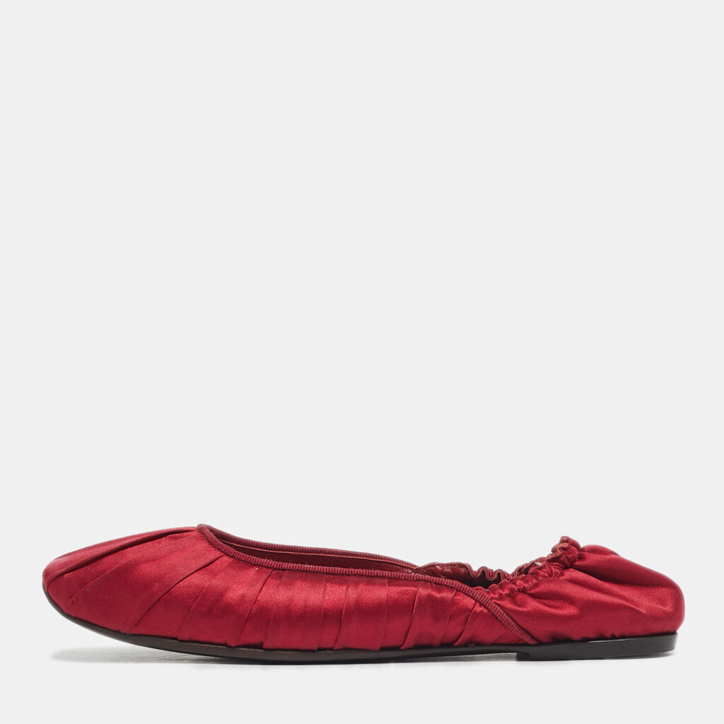 Bottega Veneta Red Satin Veneta Ballet Flats Size 39.5 Bottega Veneta Red Satin Veneta Ballet Flats Size 39.5