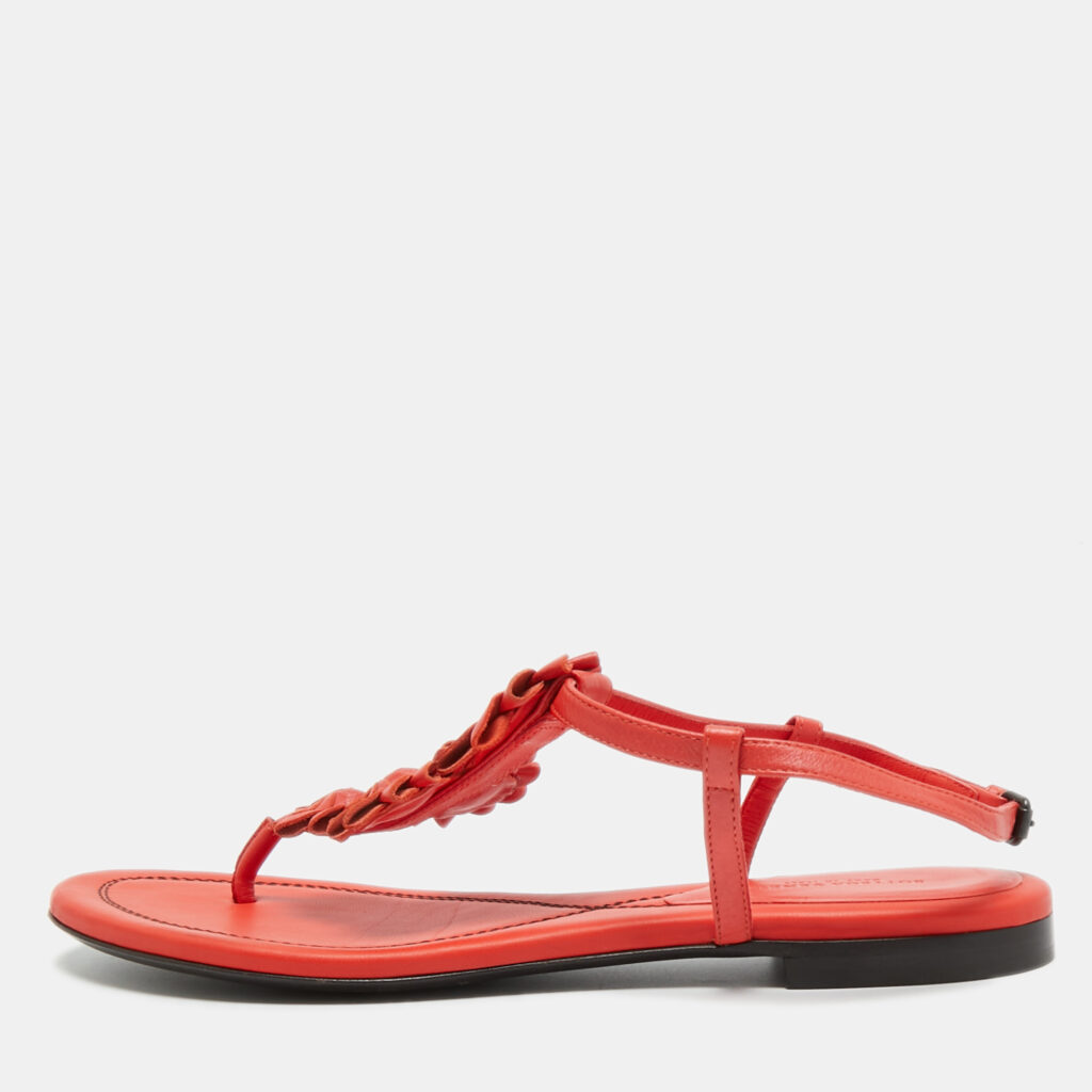 Bottega Veneta Red Leather Flower Cutout Sunset Flat Sandals Size 39 Bottega Veneta Red Leather Flower Cutout Sunset Flat Sandals Size 39