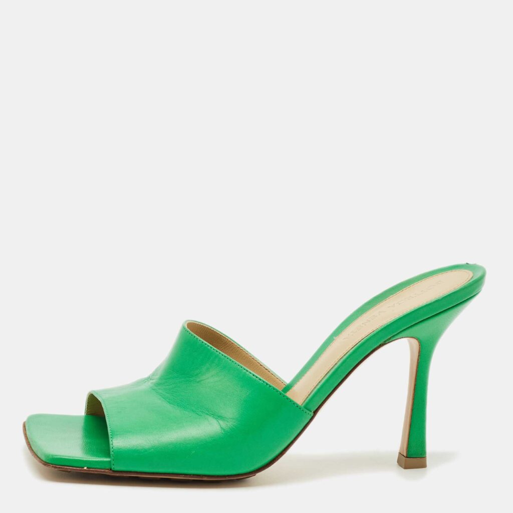 Bottega Veneta Green Leather Stretch Slide Sandals Size 37.5 Bottega Veneta Green Leather Stretch Slide Sandals Size 37.5