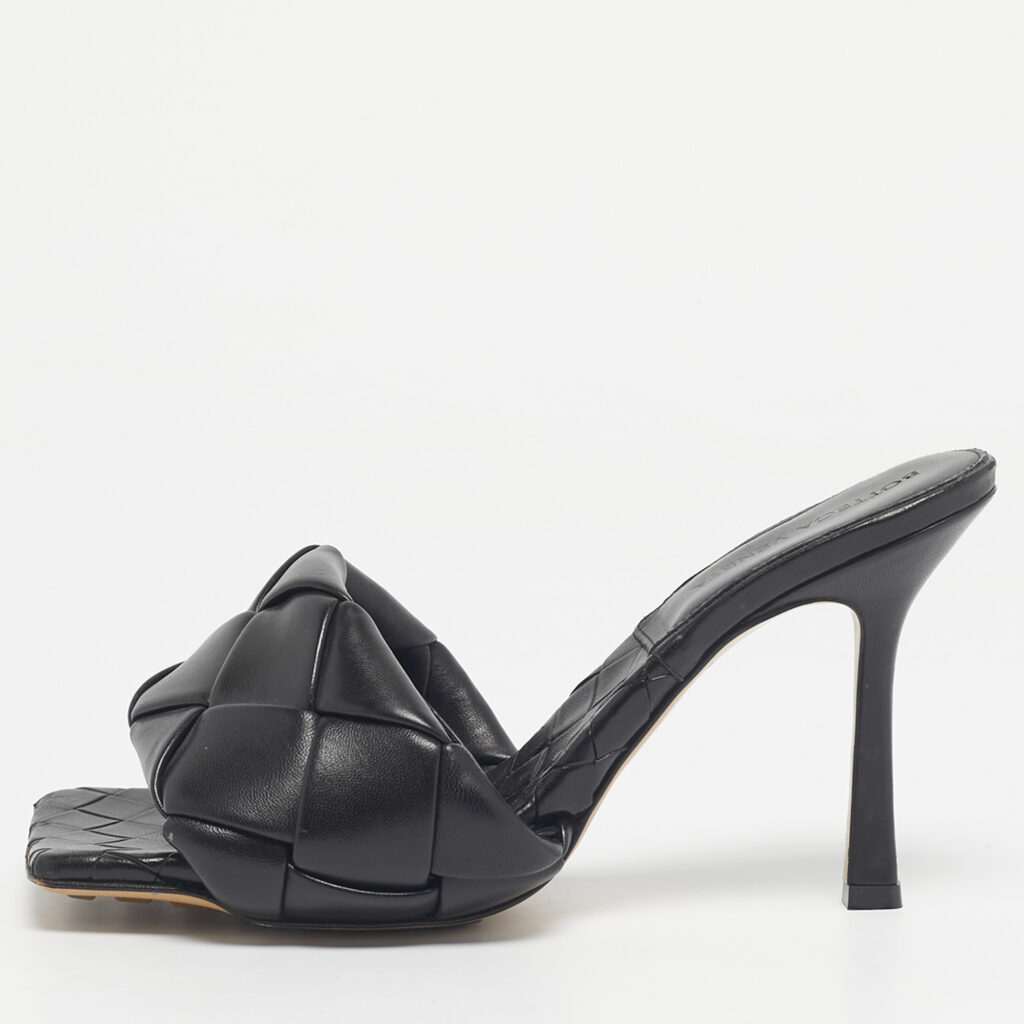 Bottega Veneta Black Quilted Leather Lido Slide Sandals Size 37.5 Bottega Veneta Black Quilted Leather Lido Slide Sandals Size 37.5