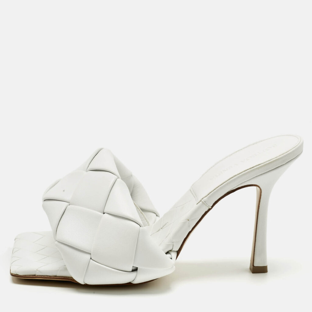 luxury-women-bottega-veneta-used-shoes-p1208145-010.jpg Bottega Veneta White Leather Lido Slide Sandals Size 38