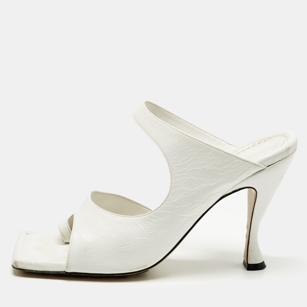 Bottega Veneta White Leather Thong Slide Sandals Size 39.5 Bottega Veneta White Leather Thong Slide Sandals Size 39.5
