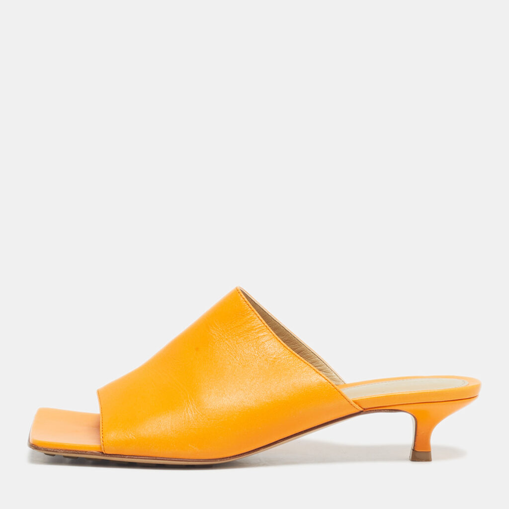 luxury-women-bottega-veneta-used-shoes-p1218773-001-1.jpg Bottega Veneta Orange Leather Square Toe Mule Sandals Size 36.5