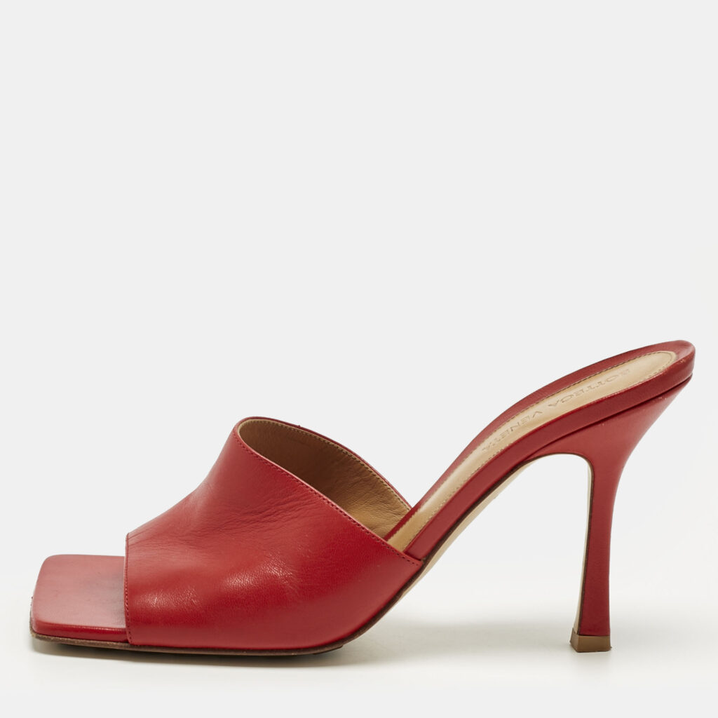 Bottega Veneta Red Leather Stretch Slide Sandals Size 39.5 Bottega Veneta Red Leather Stretch Slide Sandals Size 39.5