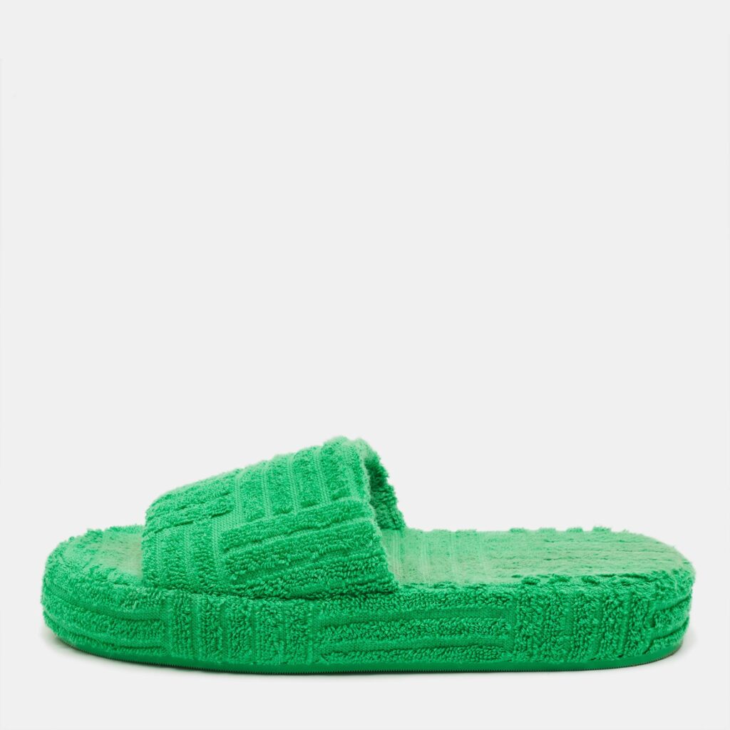 luxury-women-bottega-veneta-used-shoes-p1244840-001-1.jpg Bottega Veneta Green Fabric Slide Sandals Size 39