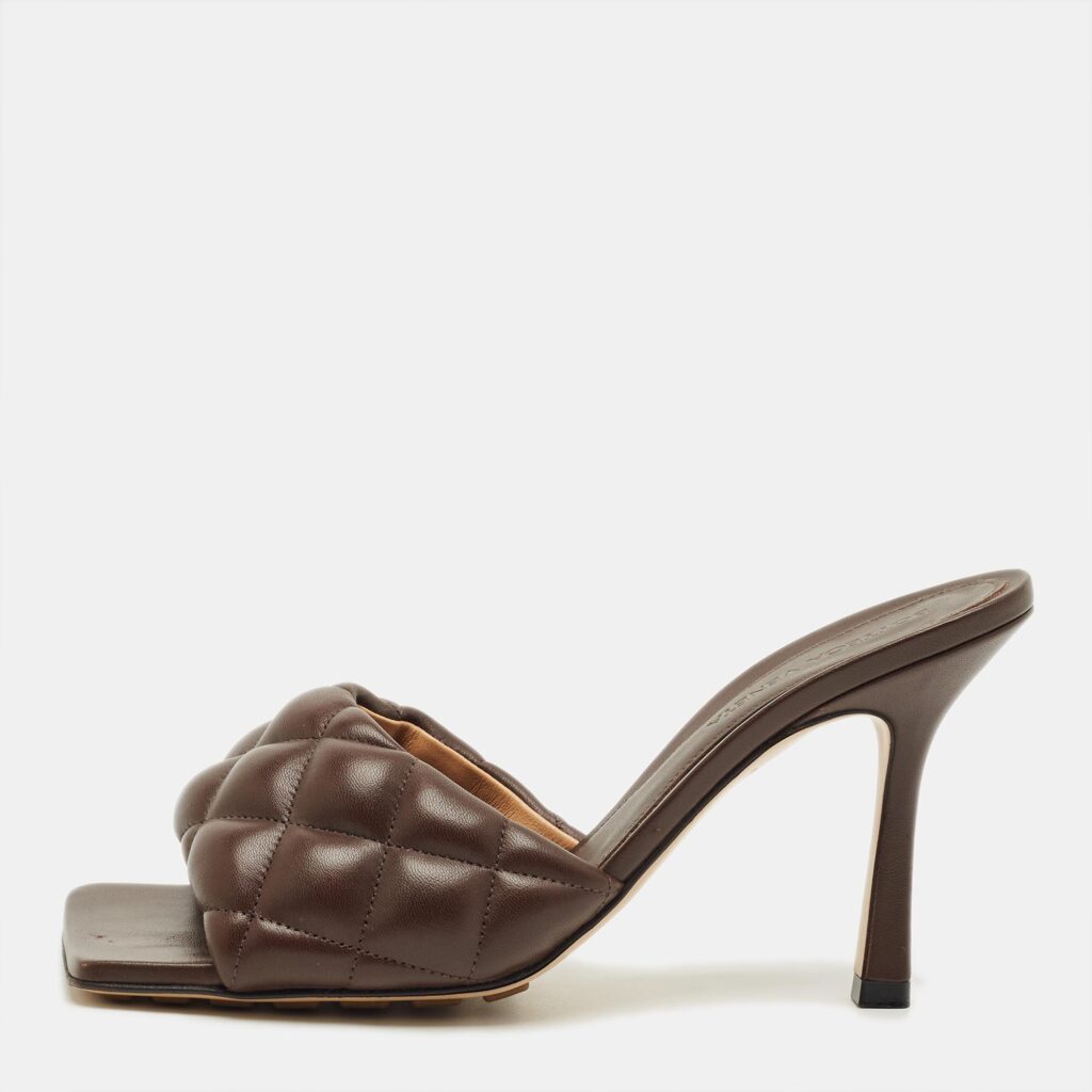 luxury-women-bottega-veneta-used-shoes-p1246499-001.jpg Bottega Veneta Lido Size 37 Dark Brown Quilted Leather Slide Sandals