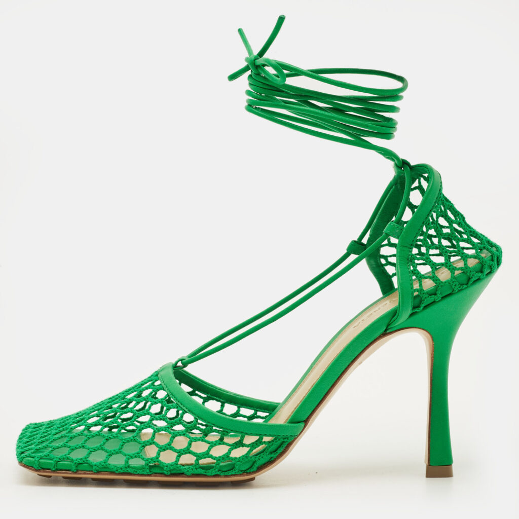 Bottega Veneta Stretch Size 40 Green Crochet and Leather Ankle Tie Pumps