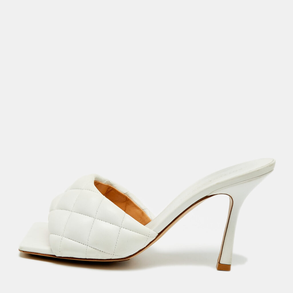 Bottega Veneta Lido Size 38 White Leather Slide Sandals Bottega Veneta Lido Size 38 White Leather Slide Sandals