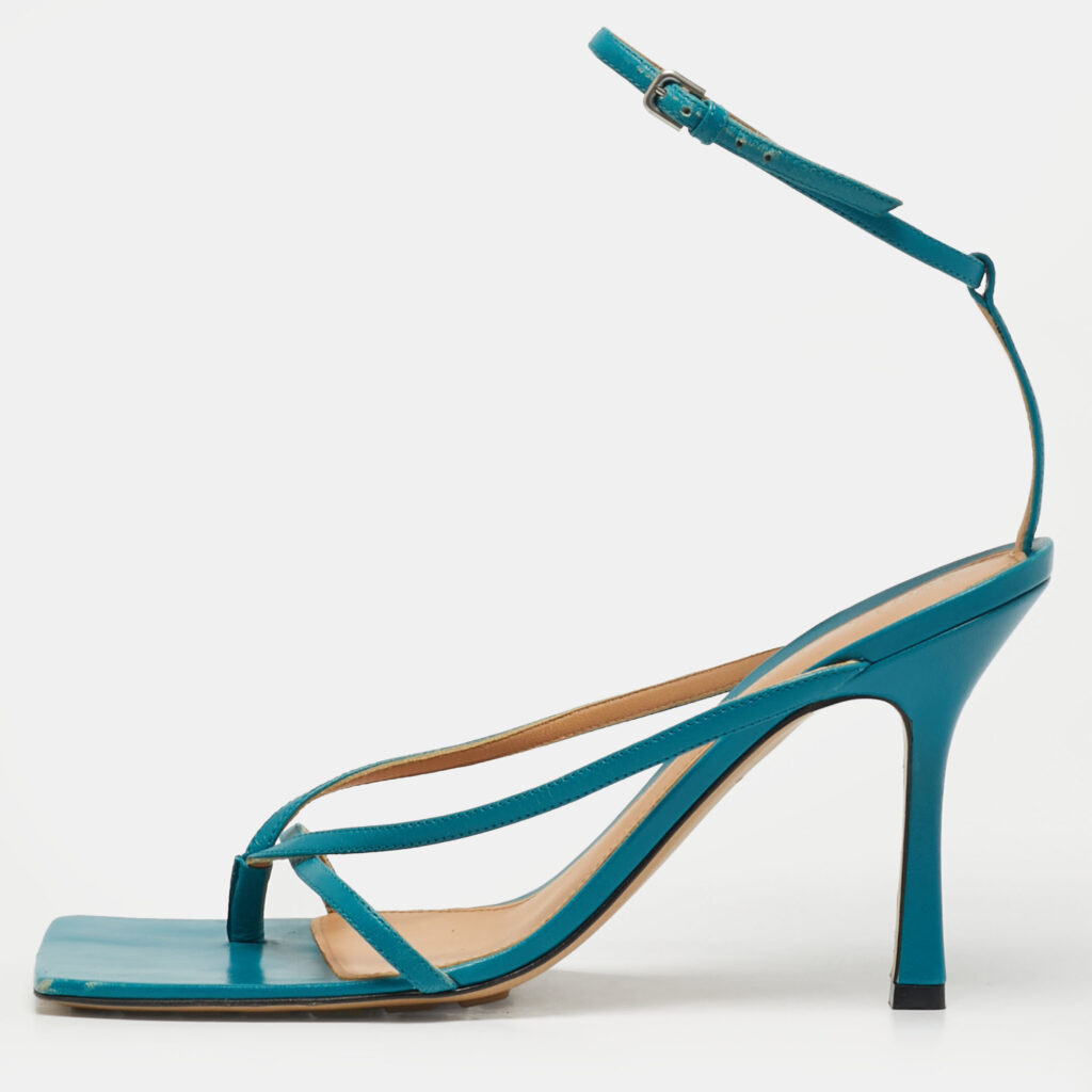 Bottega Veneta Stretch Size 40 Blue Leather Ankle Strap Sandals