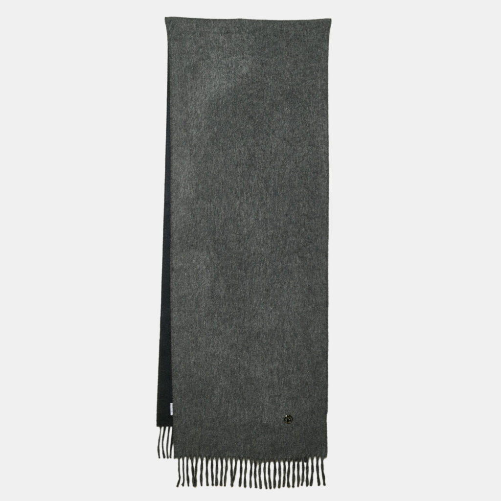 luxury-women-burberry-new-accessories-p1222365-006-1.jpg Burberry Grey Cashmere Fringed Scarf