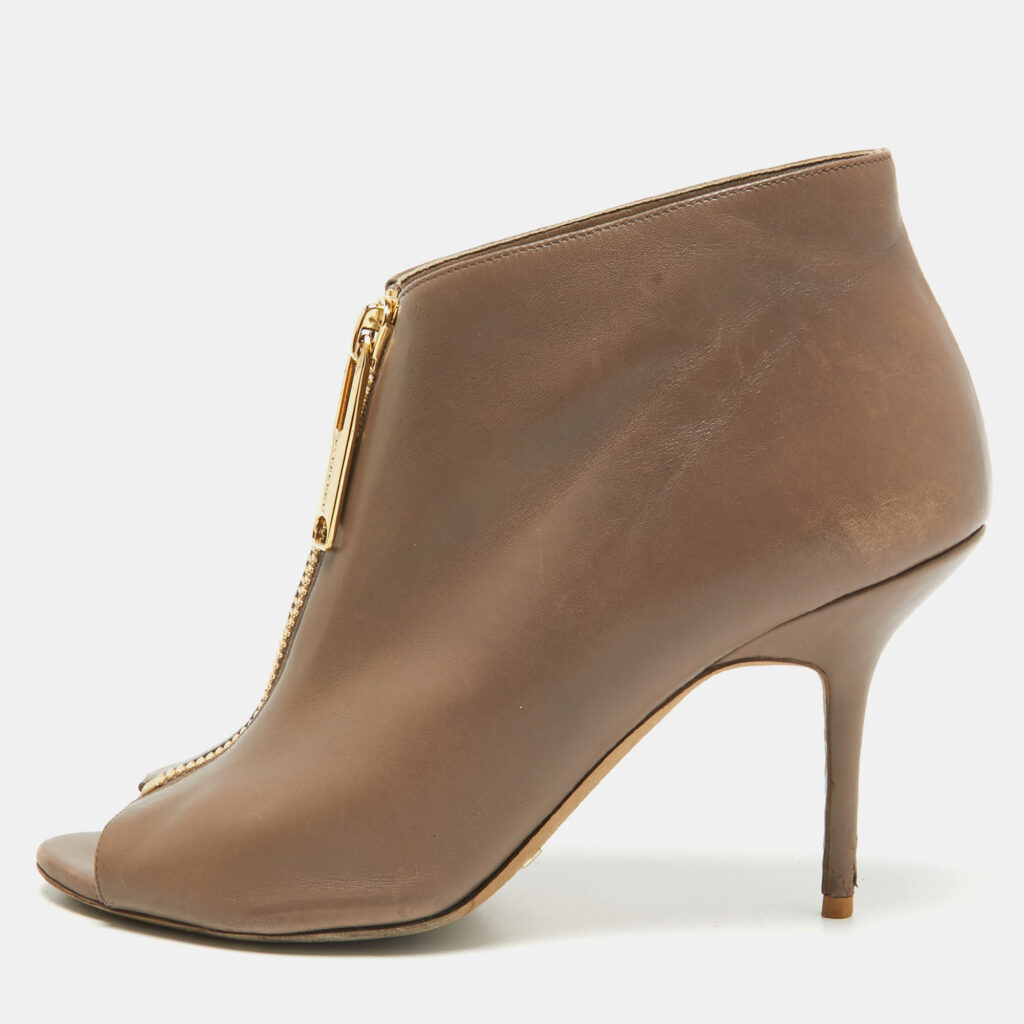 Burberry Brown Leather Zip Up Booties Size 39.5 Burberry Brown Leather Zip Up Booties Size 39.5