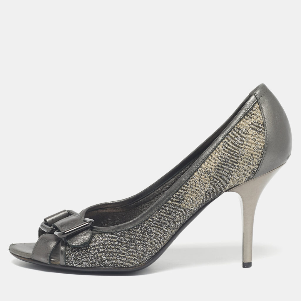 Burberry Grey/Beige Canvas and Leather Buckle Peep Toe Pumps Size 37 Burberry Grey/Beige Canvas and Leather Buckle Peep Toe Pumps Size 37