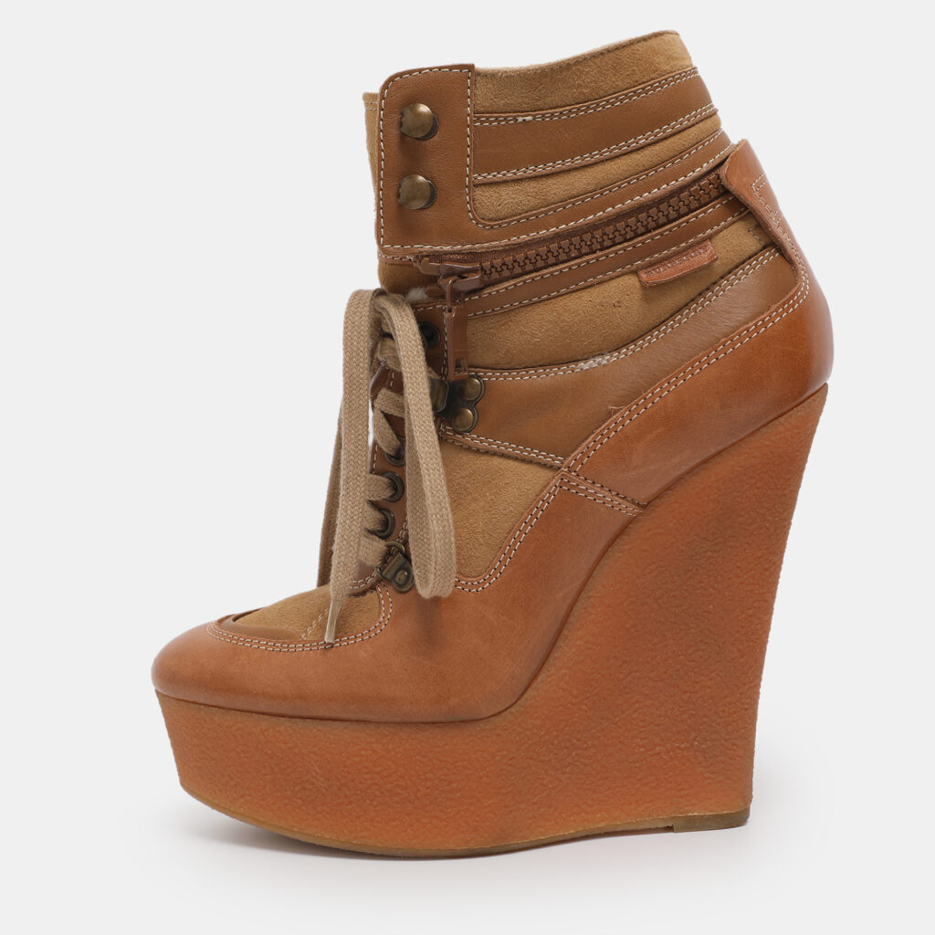 luxury-women-burberry-used-shoes-p1224456-006.jpg Burberry Brown Leather and Suede Rubber Ankle Boots Size 37