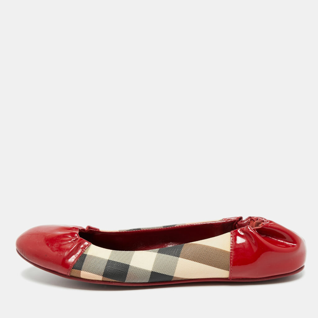 Burberry Red/Beige Patent Leather and Nova Check Canvas Scrunch Ballet Flats Size 38 Burberry Red/Beige Patent Leather and Nova Check Canvas Scrunch Ballet Flats Size 38
