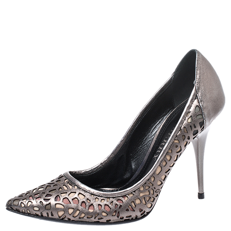 Burberry Metallic Olive Green Laser Cut And Nova Check Pointed Toe Pumps Size 38.5 Burberry Metallic Olive Green Laser Cut And Nova Check Pointed Toe Pumps Size 38.5