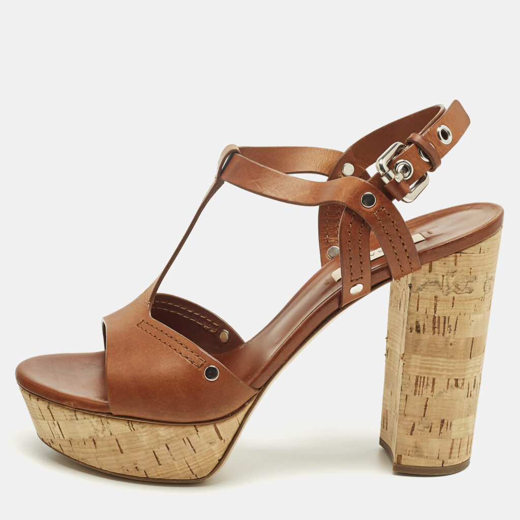 Casadei Size 40.5 Brown Leather T Strap Platform Sandals Casadei Size 40.5 Brown Leather T Strap Platform Sandals