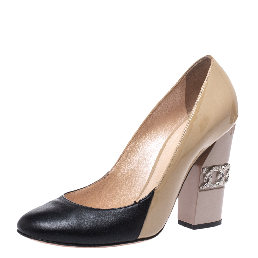 Casadei Beige/Black Patent And Leather Chain Motif Heel Round Toe Pumps Size 36 Casadei Beige/Black Patent And Leather Chain Motif Heel Round Toe Pumps Size 36