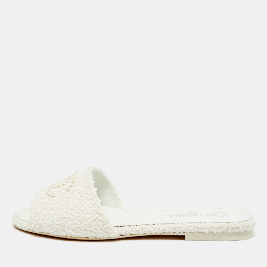 Chanel Interlocking CC Size 41 White Fabric Flat Slides