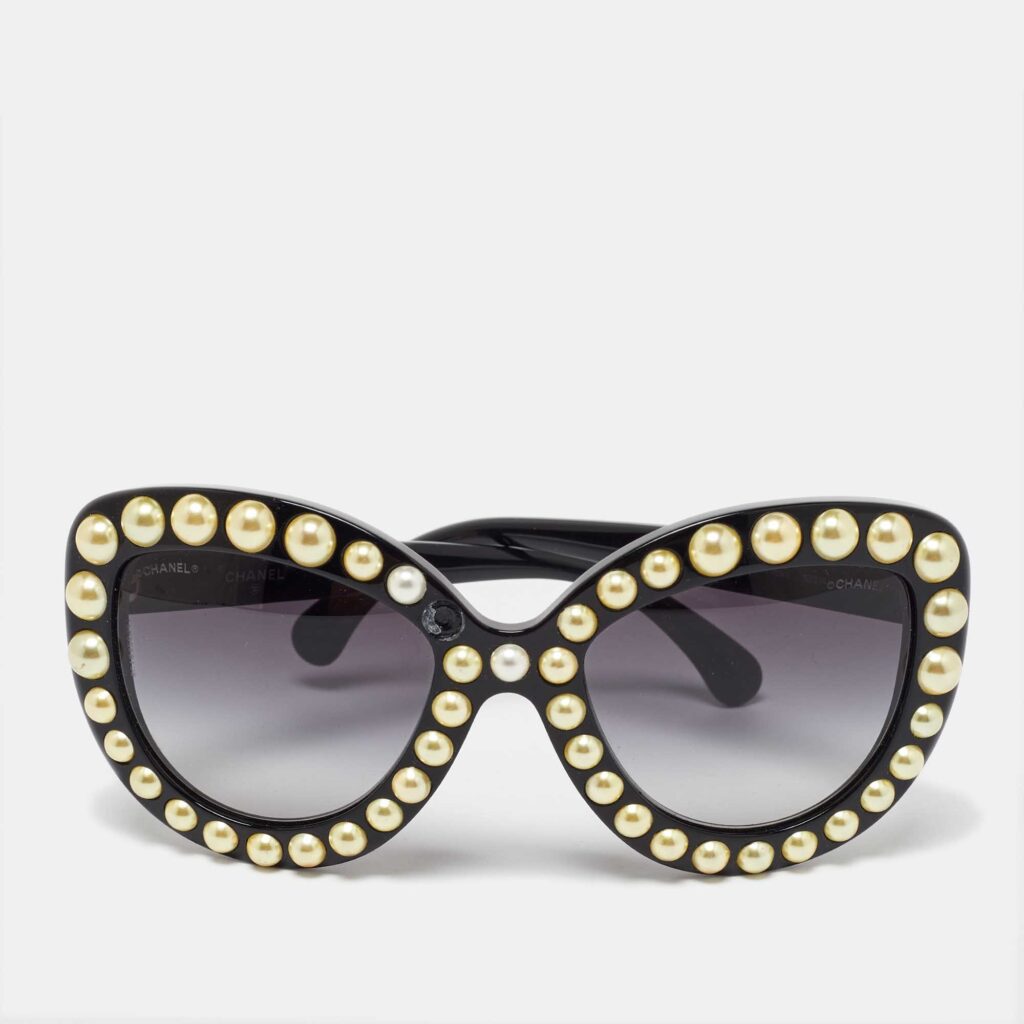 Chanel Black/Grey Gradient 71095 Faux Pearl Cat-Eye Sunglasses Chanel Black/Grey Gradient 71095 Faux Pearl Cat-Eye Sunglasses