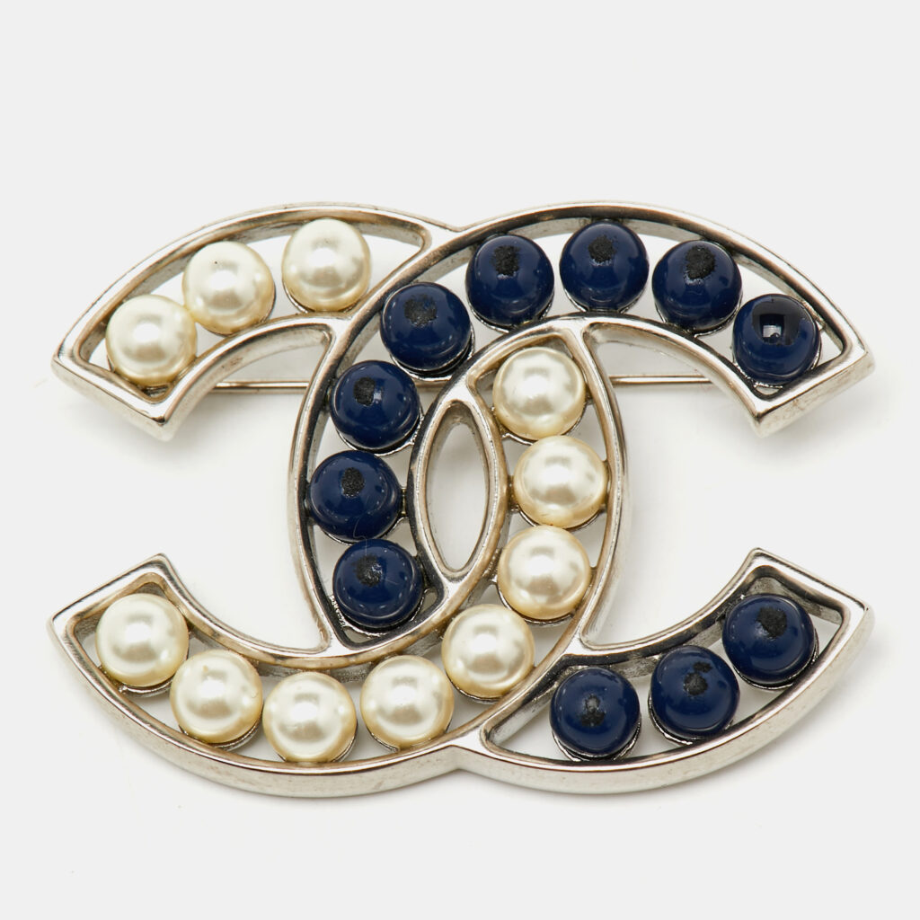 luxury-women-chanel-used-accessories-p1123965-004-1.jpg Chanel CC Faux Pearl Blue Bead Pin Brooch