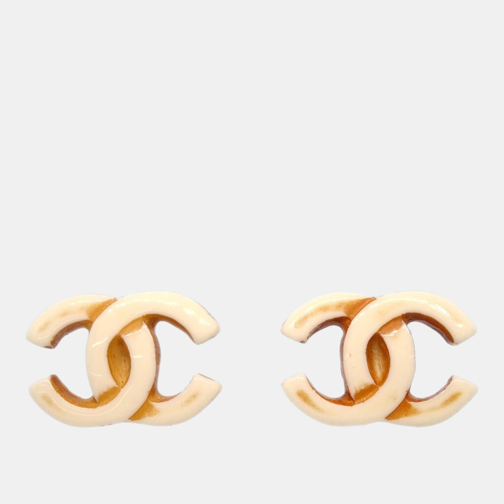 Chanel CC Earrings Clip-On White Acrylic Chanel CC Earrings Clip-On White Acrylic