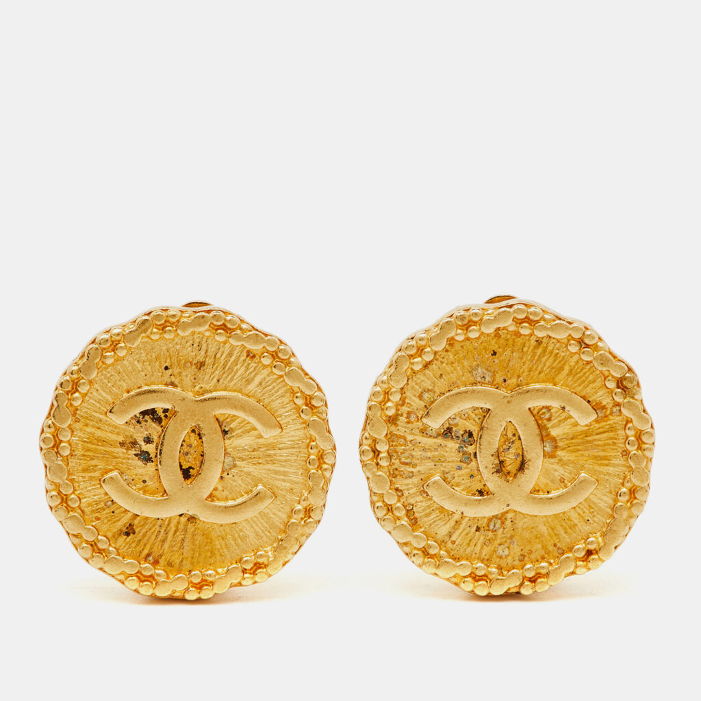 Chanel CC Textured Gold Tone Round Clip-on Earrings Chanel CC Textured Gold Tone Round Clip-on Earrings