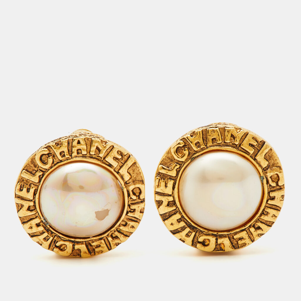 Chanel Faux Pearl Gold Tone Round Clip-on earirngs Chanel Faux Pearl Gold Tone Round Clip-on earirngs