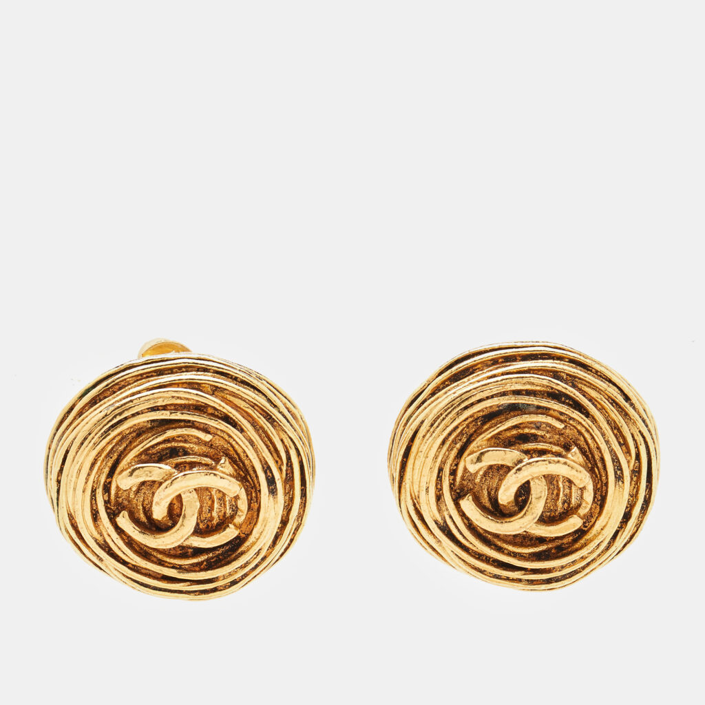 Chanel CC Textured Gold Tone Round Clip-on Earrings Chanel CC Textured Gold Tone Round Clip-on Earrings