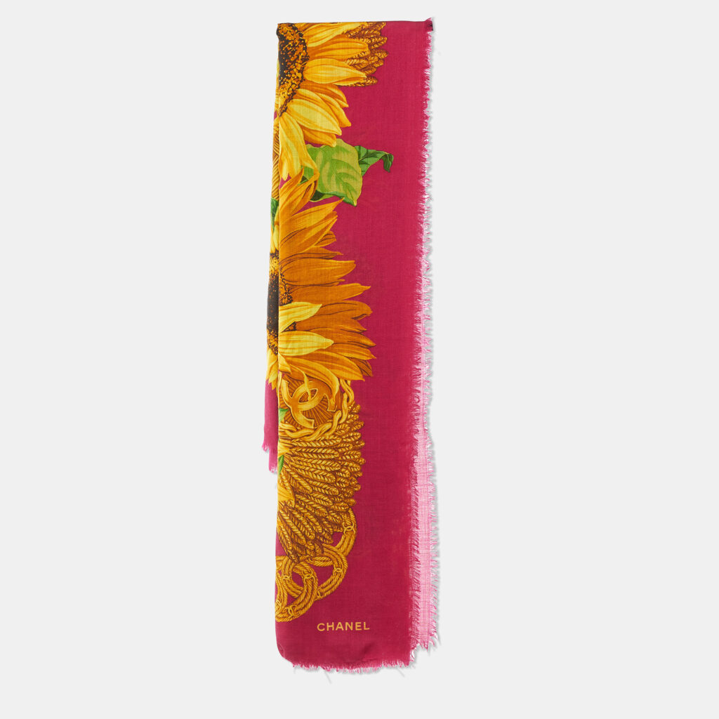 luxury-women-chanel-used-accessories-p1191162-005-1.jpg Chanel Vintage Multicolor Sunflower Silk Scarf