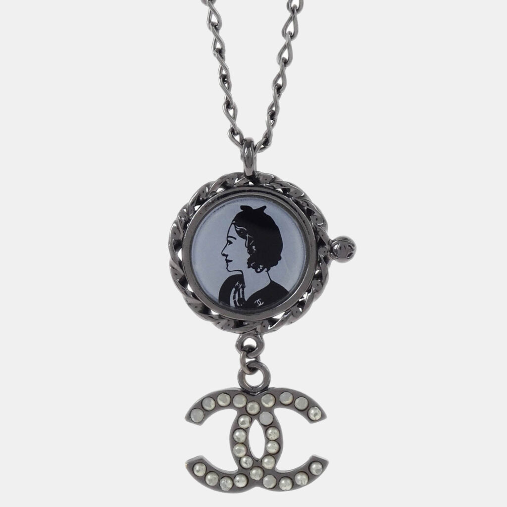 Chanel Mademoiselle CC Silver Pearl Chain Pendant Necklace Chanel Mademoiselle CC Silver Pearl Chain Pendant Necklace
