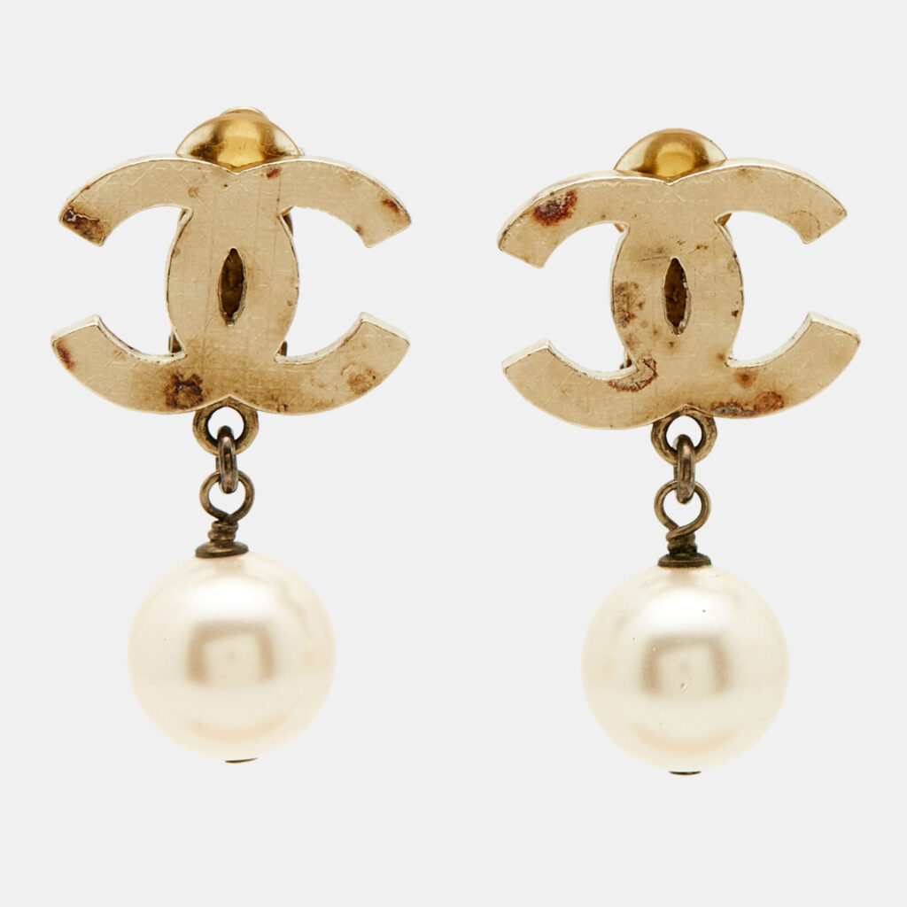 Chanel CC Faux Pearl Gold Tone Earrings Chanel CC Faux Pearl Gold Tone Earrings