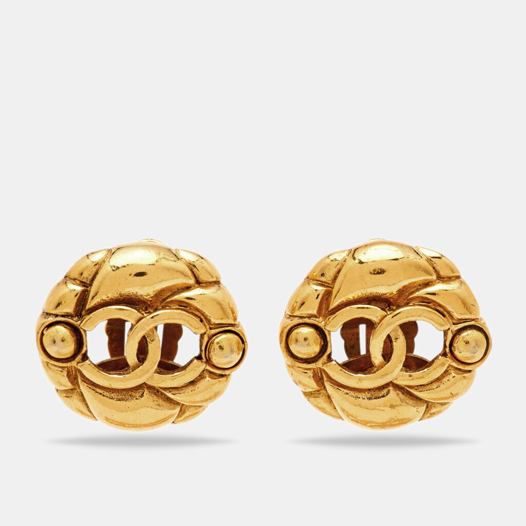 Chanel CC Round Gold Tone Clip-on Stud Earrings Chanel CC Round Gold Tone Clip-on Stud Earrings