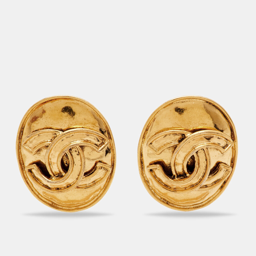 Chanel CC Oval Gold Tone Clip-on Stud Earrings Chanel CC Oval Gold Tone Clip-on Stud Earrings