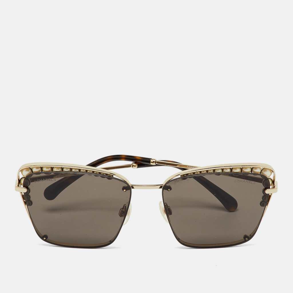 Chanel Gold Tone/Grey 4235-H Pearl Square Sunglasses Chanel Gold Tone/Grey 4235-H Pearl Square Sunglasses