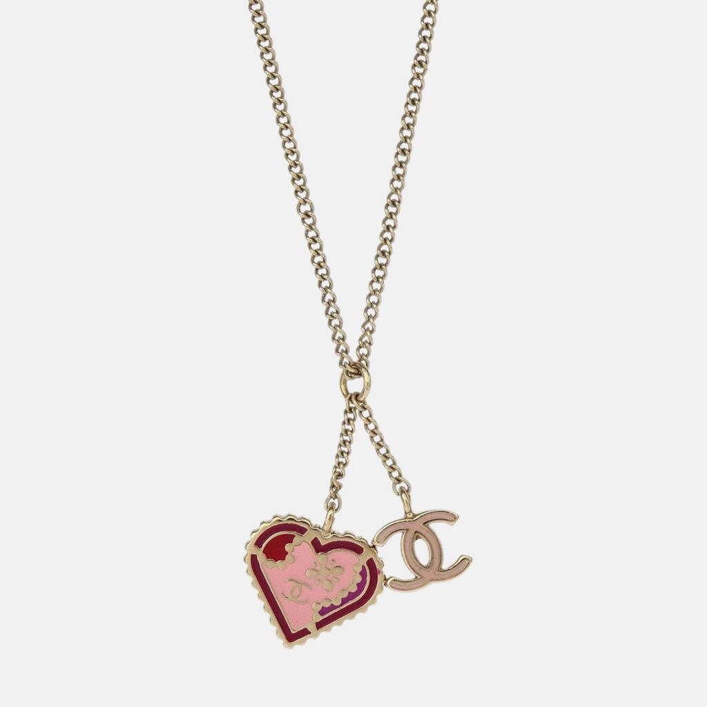 Chanel Gold Plated Metal Heart Chain Pendant Necklace Chanel Gold Plated Metal Heart Chain Pendant Necklace
