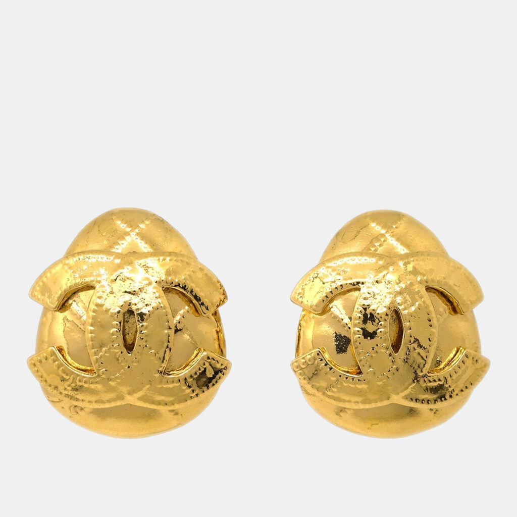 Chanel Earrings Clip-On Gold Chanel Earrings Clip-On Gold