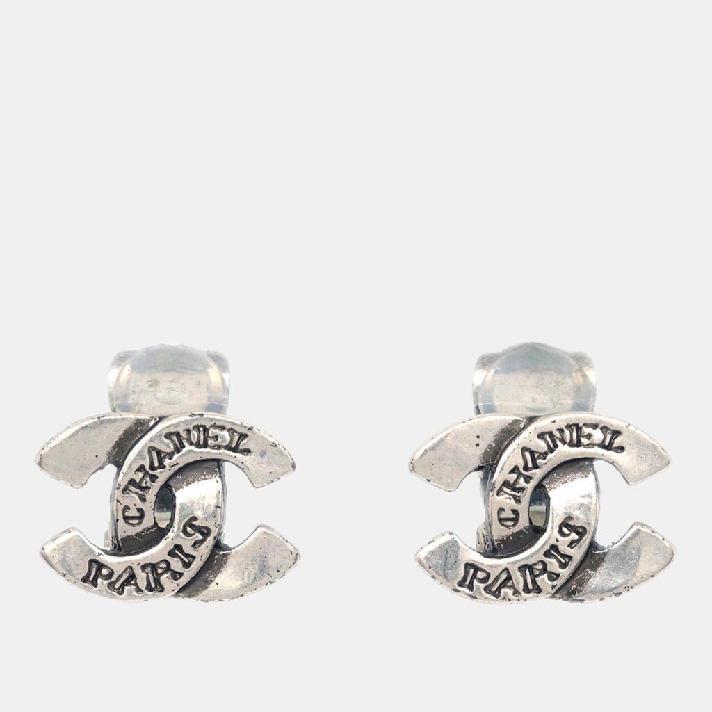 luxury-women-chanel-used-accessories-p1210718-003-1.jpg Chanel CC Earrings Clip-On Silver