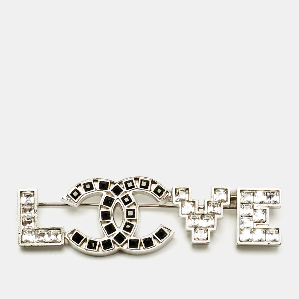luxury-women-chanel-used-accessories-p1217375-004-1.jpg Chanel CC Love Crystal Silver Tone Pin Brooch