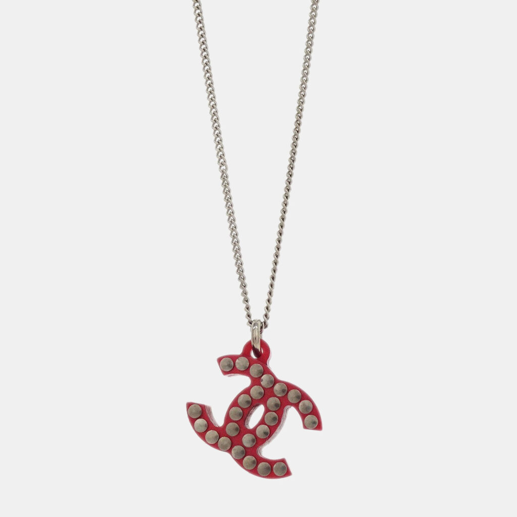 luxury-women-chanel-used-accessories-p1218607-002-1.jpeg Chanel CC Acrylic Silver Red Chain Pendant Necklace