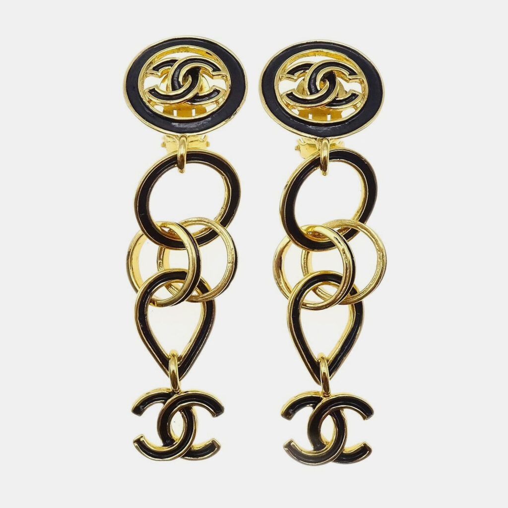 luxury-women-chanel-used-accessories-p1220696-001-1.jpeg Chanel Dangle Earrings Clip-On Black 95P