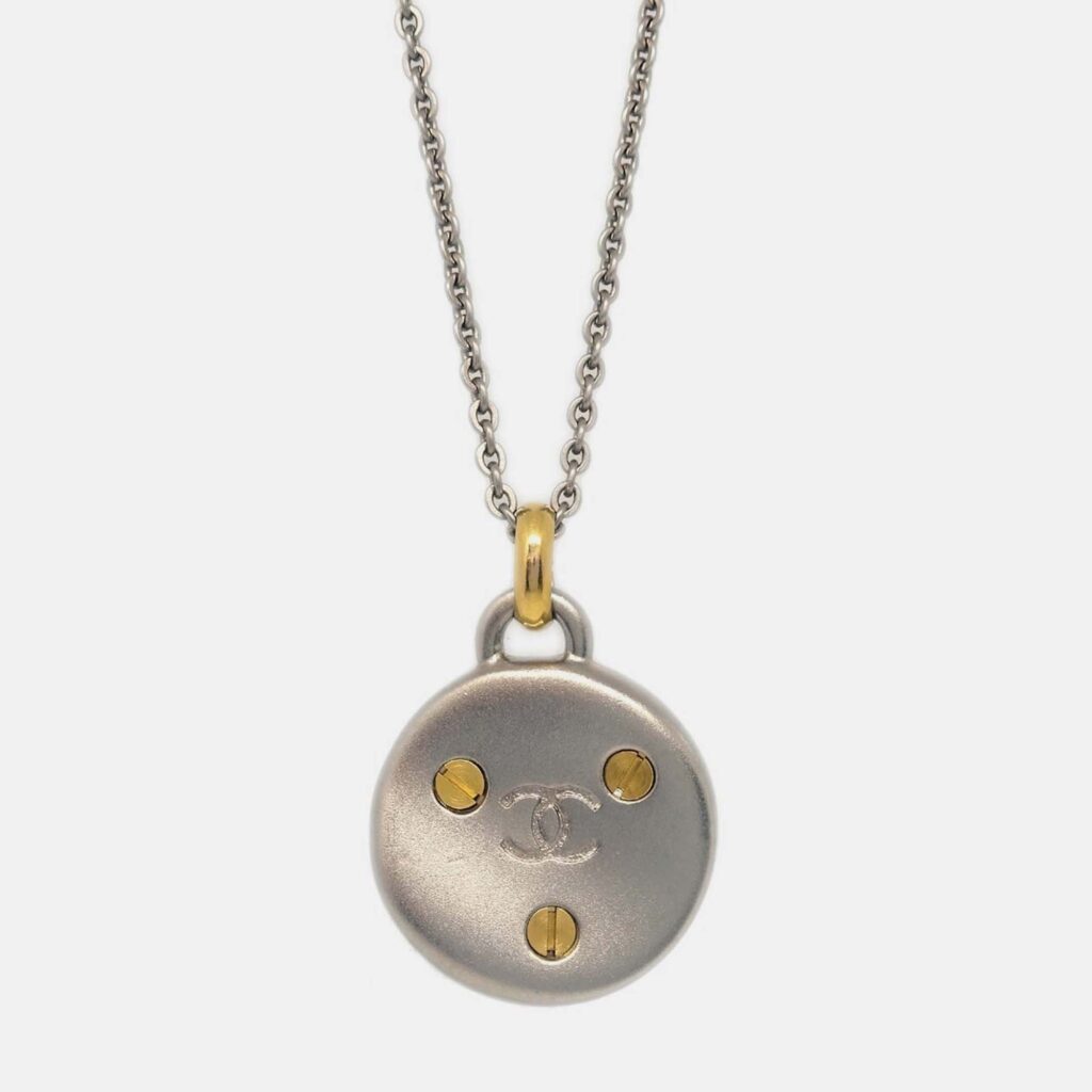 Chanel Medallion Pendant Necklace Silver Chanel Medallion Pendant Necklace Silver
