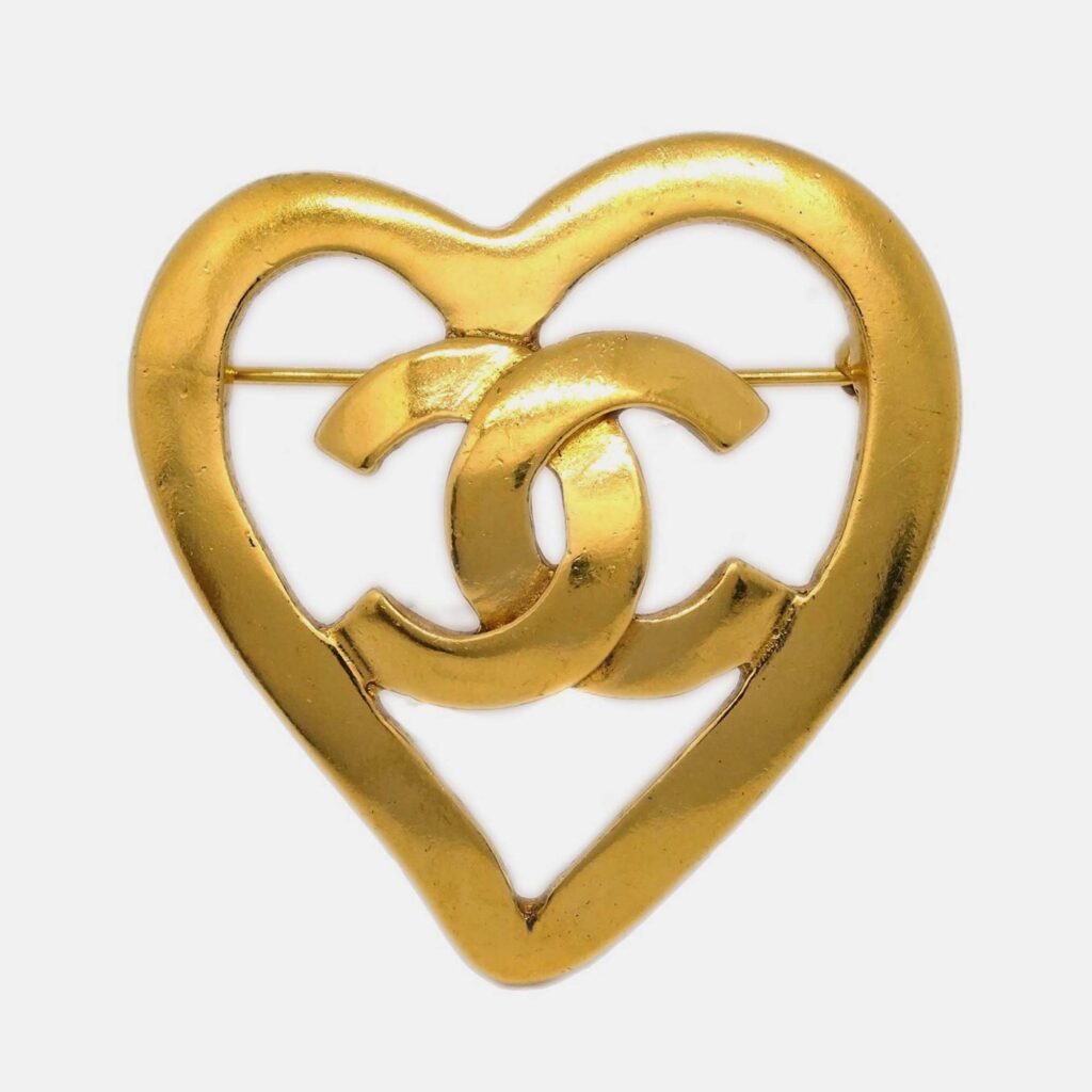 Chanel CC Heart Brooch Gold Chanel CC Heart Brooch Gold