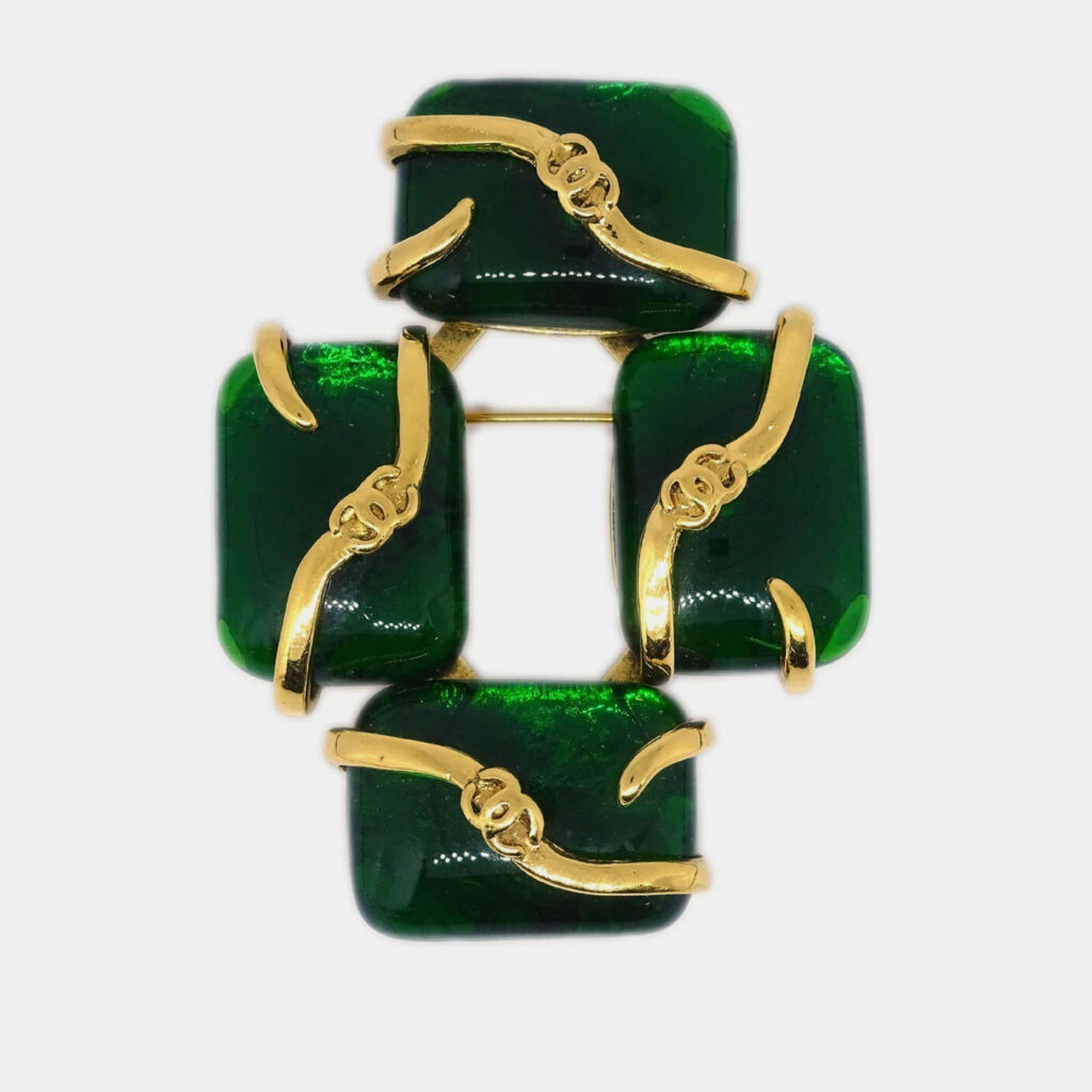 Chanel Gripoix Brooch Pin Gold Green Chanel Gripoix Brooch Pin Gold Green