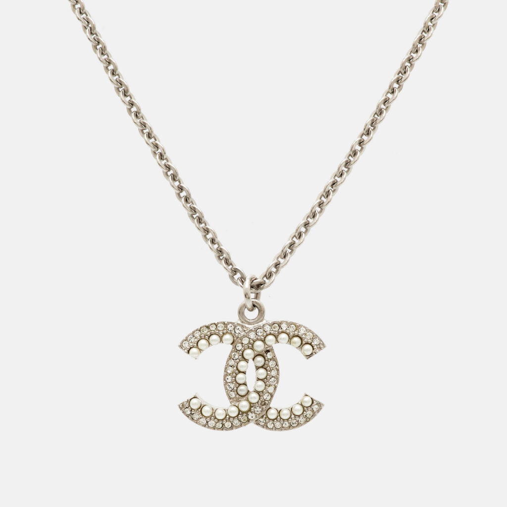 Chanel CC Crystal Faux Pearl Silver Tone Pendant Necklace Chanel CC Crystal Faux Pearl Silver Tone Pendant Necklace