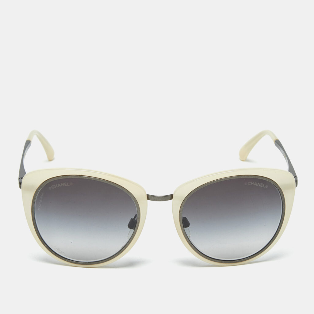 Chanel White/Grey Gradient 4202 Frame Round Sunglasses Chanel White/Grey Gradient 4202 Frame Round Sunglasses