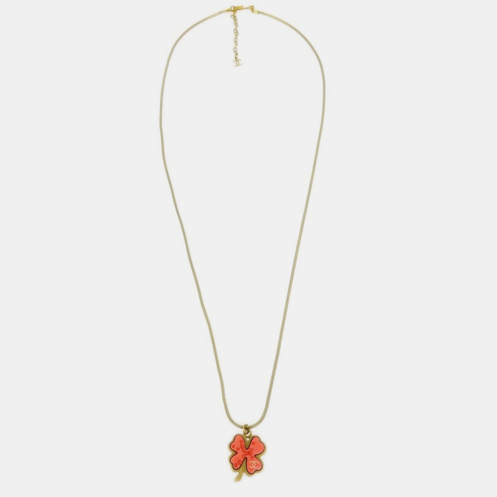 luxury-women-chanel-used-accessories-p1238330-003-1.jpg Chanel Clover Gold Chain Pendant Necklace