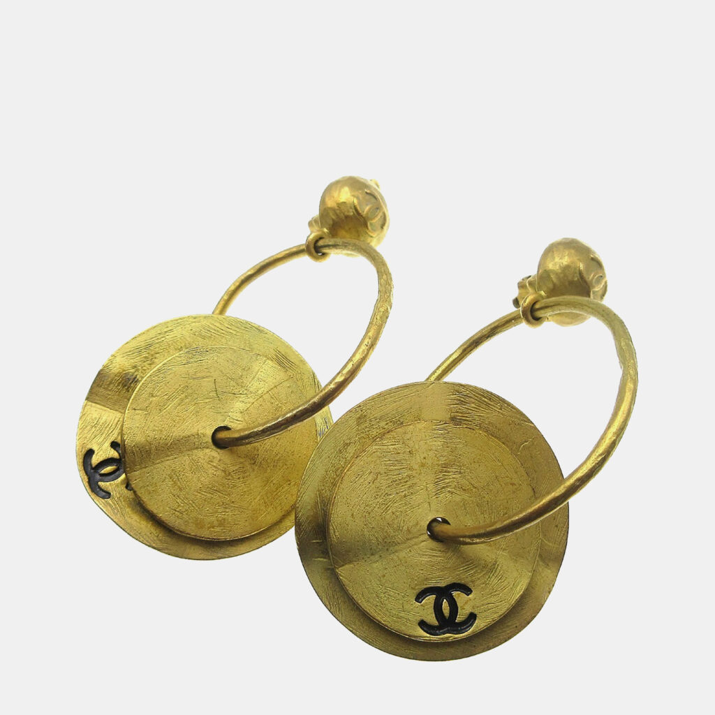 luxury-women-chanel-used-accessories-p1238364-004.jpg Chanel Dangle Hoop Earrings Clip-On Gold